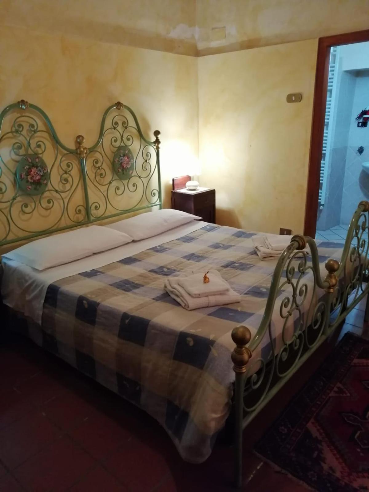 Old Garden Bed & Breakfast Cosenza Bagian luar foto